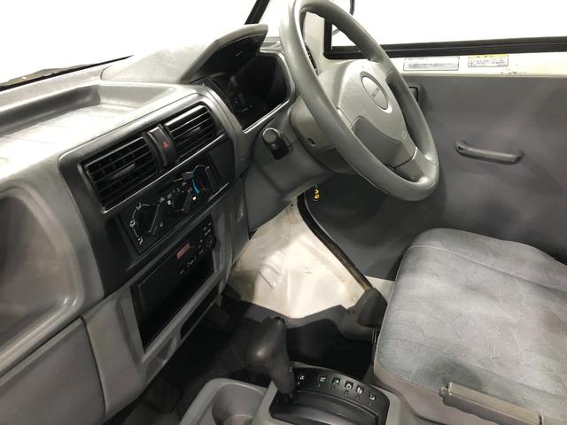 クリッパートラックＤＸ　４ＷＤ／車検整備付／走行２５１８３キロ１年保証距離無制限　走行距離２５１８３キロ　車検整備付　４ＷＤ　マニュアルエアコン　純正フロアマット　マニュアルエアコン　パワステなし（埼玉県）の中古車