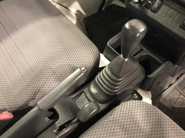 ハイゼットトラックＥＸＴ　４ＷＤ／ＭＴ／走行５２３７９キロ／ＣＤチューナー１年保証距離無制限　走行距離５２３７９キロ　４ＷＤ　ＭＴ　ＣＤチューナー　純正フロアマット　荷台作業灯　マニュアルエアコン　キーレスエントリー（埼玉県）の中古車