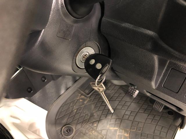 ハイゼットトラックＥＸＴ　４ＷＤ／ＭＴ／走行５２３７９キロ／ＣＤチューナー１年保証距離無制限　走行距離５２３７９キロ　４ＷＤ　ＭＴ　ＣＤチューナー　純正フロアマット　荷台作業灯　マニュアルエアコン　キーレスエントリー（埼玉県）の中古車