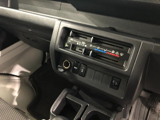 ハイゼットトラックＥＸＴ　４ＷＤ／ＭＴ／走行５２３７９キロ／ＣＤチューナー１年保証距離無制限　走行距離５２３７９キロ　４ＷＤ　ＭＴ　ＣＤチューナー　純正フロアマット　荷台作業灯　マニュアルエアコン　キーレスエントリー（埼玉県）の中古車