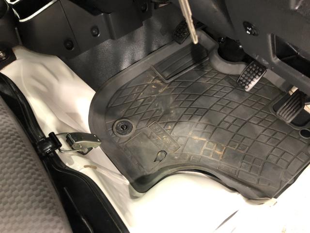 ハイゼットトラックＥＸＴ　４ＷＤ／ＭＴ／走行５２３７９キロ／ＣＤチューナー１年保証距離無制限　走行距離５２３７９キロ　４ＷＤ　ＭＴ　ＣＤチューナー　純正フロアマット　荷台作業灯　マニュアルエアコン　キーレスエントリー（埼玉県）の中古車