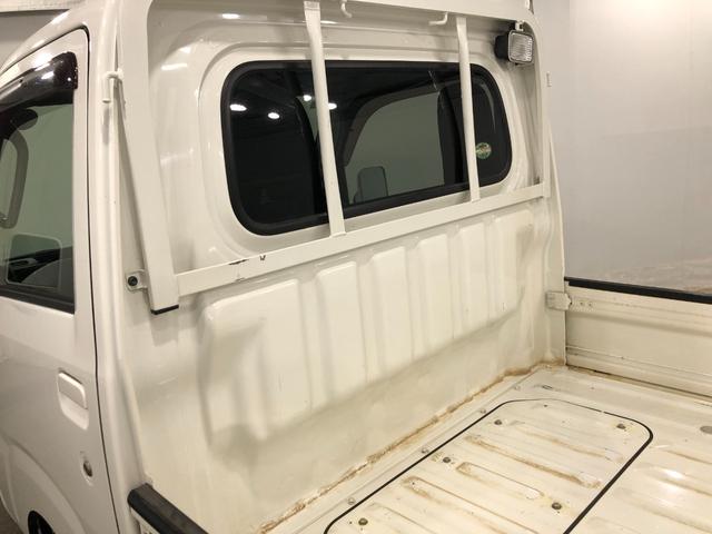 ハイゼットトラックＥＸＴ　４ＷＤ／ＭＴ／走行５２３７９キロ／ＣＤチューナー１年保証距離無制限　走行距離５２３７９キロ　４ＷＤ　ＭＴ　ＣＤチューナー　純正フロアマット　荷台作業灯　マニュアルエアコン　キーレスエントリー（埼玉県）の中古車
