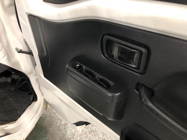ハイゼットトラックＥＸＴ　４ＷＤ／ＭＴ／走行５２３７９キロ／ＣＤチューナー１年保証距離無制限　走行距離５２３７９キロ　４ＷＤ　ＭＴ　ＣＤチューナー　純正フロアマット　荷台作業灯　マニュアルエアコン　キーレスエントリー（埼玉県）の中古車