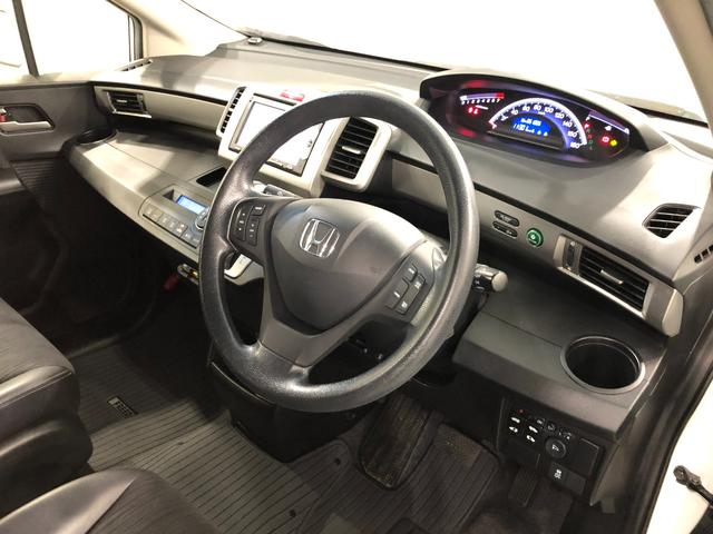 フリードＧ　プレミアムエディション　走行５１００５キロ／ワンセグナビ１年保証距離無制限　走行距離５１００５キロ　ワンセグナビ　バックカメラ　ブルートゥース　純正マット　オートライト　ＨＩＤヘッドランプ　両側スライドドア　電動格納式ドアミラー（埼玉県）の中古車