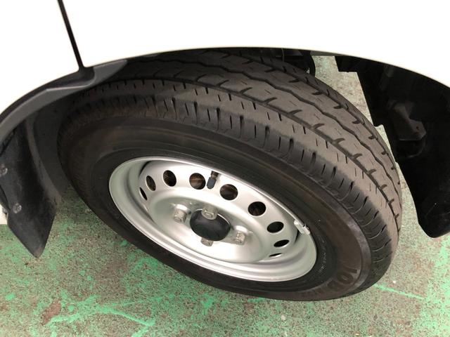 ハイゼットカーゴＤＸ　車検整備付／走行１３３０６キロ／ＦＭＡＭラジオ／マット１年保証距離無制限　走行距離１３３０６キロ　車検整備付　ＦＭＡＭラジオ　フロアマット　クリアランスソナー　オートライト　アイドリングストップ　両側スライドドア　マニュアルエアコン　キーレス（埼玉県）の中古車