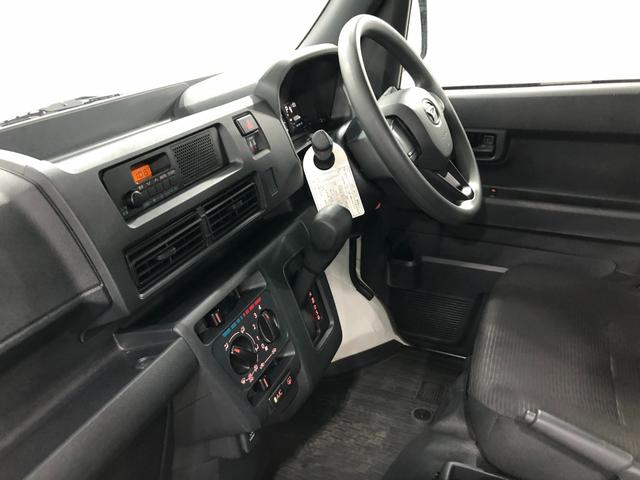 ハイゼットカーゴＤＸ　車検整備付／走行１３３０６キロ／ＦＭＡＭラジオ／マット１年保証距離無制限　走行距離１３３０６キロ　車検整備付　ＦＭＡＭラジオ　フロアマット　クリアランスソナー　オートライト　アイドリングストップ　両側スライドドア　マニュアルエアコン　キーレス（埼玉県）の中古車