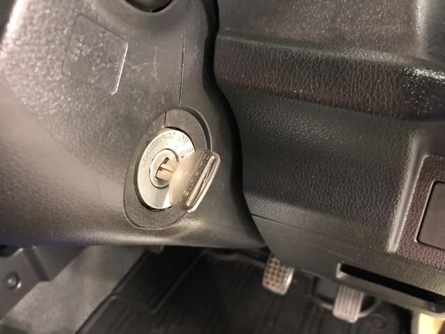 ハイゼットトラックスタンダード　ＭＴ／走行９３６５６キロ／タイヤ４本交換一年保証・走行距離無制限　走行９３６５６キロ　５速ＭＴ　純正ＣＤチューナー　純正フロアマット　マニュアルエアコン　取扱説明書　メンテナンスノート（埼玉県）の中古車