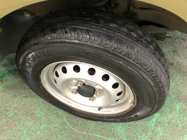 ハイゼットトラックスタンダード　ＭＴ／走行９３６５６キロ／タイヤ４本交換一年保証・走行距離無制限　走行９３６５６キロ　５速ＭＴ　純正ＣＤチューナー　純正フロアマット　マニュアルエアコン　取扱説明書　メンテナンスノート（埼玉県）の中古車