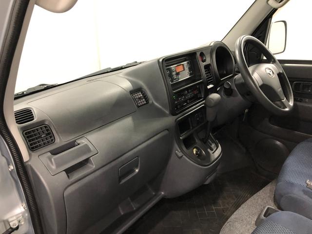 ハイゼットカーゴクルーズ　雹害／車検整備付／走行７２０６８キロ／純正マット１年保証距離無制限　走行距離７２０６８キロ　純正ＣＤチューナー　純正フロアマット　助手席エアバッグ　両側スライドドア　電動格納式ドアミラー（埼玉県）の中古車