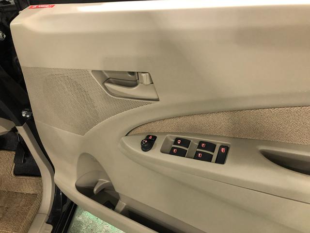 ムーヴＸ　雹害／車検整備付／走行１２２７９６キロ／ワンセグナビ１年保証距離無制限　走行距離１２２７９６キロ　車検整備付　ワンセグナビ　純正カーペットマット　助手席エアバッグアイドリングストップ　プッシュボタンスタート　電動格納式ドアミラー（埼玉県）の中古車