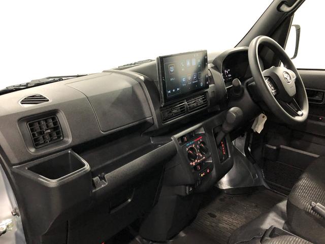 ハイゼットカーゴＤＸ　走行１０５３キロ／ディスプレイオーディオ／バックカメラ１年保証距離無制限　走行距離１０５３キロ　ディスプレイオーディオ　バックカメラ　ブルートゥース　純正フロアマット　クリアランスソナー　ＬＥＤヘッドランプ　アイドリングストップ　両側スライドドア（埼玉県）の中古車