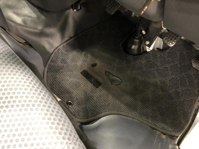 ハイゼットトラックジャンボ　５速ＭＴ／４ＷＤ／車検整備付／走行１４５１２７キロ１年保証距離無制限　走行距離１４５１２７キロ　車検整備付　５速ＭＴ　４ＷＤ　カーペットマット　マニュアルエアコン　メンテナンスノート　取扱説明書（埼玉県）の中古車