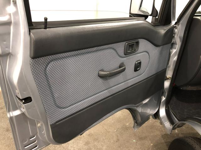 ハイゼットトラックジャンボ　５速ＭＴ／４ＷＤ／車検整備付／走行１４５１２７キロ１年保証距離無制限　走行距離１４５１２７キロ　車検整備付　５速ＭＴ　４ＷＤ　カーペットマット　マニュアルエアコン　メンテナンスノート　取扱説明書（埼玉県）の中古車