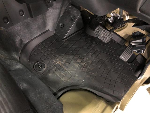 ハイゼットトラックジャンボエクストラ　走行１０６５４キロ／荷台作業灯／マット１年保証距離無制限　走行距離１０６５４キロ　純正フロアマット　助手席エアバック　クリアランスソナー　オートライト　ＬＥＤヘッドランプ　アイドリングストップ　プッシュボタンスタート　電動格納式ドアミラー（埼玉県）の中古車