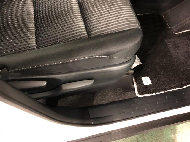 ヴォクシーＺＳ　煌II　走行５７０９８キロ／ナビ／後席モニター／４ＷＤ一年保証・走行距離無制限　走行５７０９８キロ　助手席エアバック　ＥＴＣ　純正カーペットマット　フルセグナビ　ブルートゥース　後席モニター　オートマチックハイビーム　オートライト　ＬＥＤヘッドライト（埼玉県）の中古車