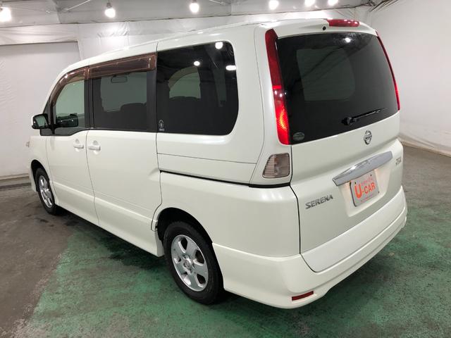 セレナハイウェイスター　走行４３９４３キロ／車検整備付／ナビ一年保証・走行距離無制限　走行４３９４３キロ　助手席エアバック　ＥＴＣ　純正カーペットマット　ワンセグナビ　ＤＶＤ　オートライト　ＨＩＤヘッドライト　両側電動スライドドア（埼玉県）の中古車