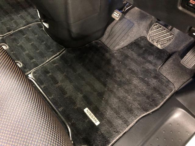 セレナハイウェイスター　走行４３９４３キロ／車検整備付／ナビ一年保証・走行距離無制限　走行４３９４３キロ　助手席エアバック　ＥＴＣ　純正カーペットマット　ワンセグナビ　ＤＶＤ　オートライト　ＨＩＤヘッドライト　両側電動スライドドア（埼玉県）の中古車