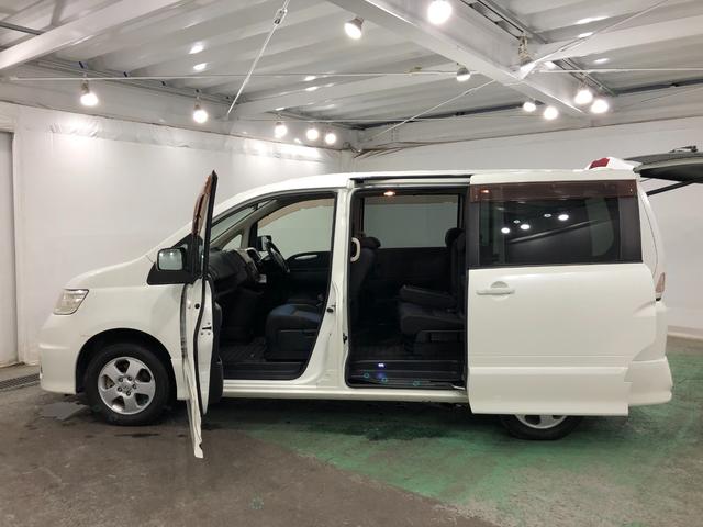 セレナハイウェイスター　走行４３９４３キロ／車検整備付／ナビ一年保証・走行距離無制限　走行４３９４３キロ　助手席エアバック　ＥＴＣ　純正カーペットマット　ワンセグナビ　ＤＶＤ　オートライト　ＨＩＤヘッドライト　両側電動スライドドア（埼玉県）の中古車