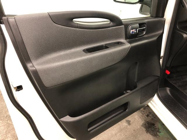 セレナハイウェイスター　走行４３９４３キロ／車検整備付／ナビ一年保証・走行距離無制限　走行４３９４３キロ　助手席エアバック　ＥＴＣ　純正カーペットマット　ワンセグナビ　ＤＶＤ　オートライト　ＨＩＤヘッドライト　両側電動スライドドア（埼玉県）の中古車