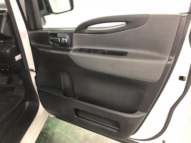 セレナハイウェイスター　走行４３９４３キロ／車検整備付／ナビ一年保証・走行距離無制限　走行４３９４３キロ　助手席エアバック　ＥＴＣ　純正カーペットマット　ワンセグナビ　ＤＶＤ　オートライト　ＨＩＤヘッドライト　両側電動スライドドア（埼玉県）の中古車