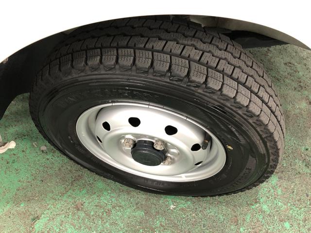 ハイゼットトラックスタンダードＳＡIIIｔ　走行２７３９７キロ／ナビ／オートマ一年保証・走行距離無制限　走行２７３９７キロ　純正カーペットマット　フルセグナビ　ブルートゥース　ＵＳＢ　ＤＶＤ　エアコン　パワステ（埼玉県）の中古車