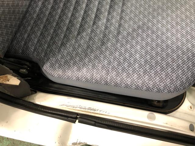 ハイゼットトラックスペシャル　農用パック　走行５８７８０キロ／車検整備付一年保証・走行距離無制限　走行５８７８０キロ　４ＷＤ　ＭＴ　純正カーペットマット　ＡＭＦＭラジオ　作業用ライト　ゴムプロテクター（埼玉県）の中古車