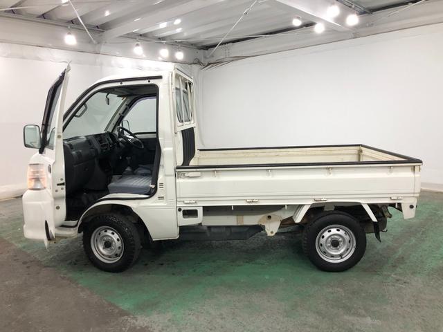 ハイゼットトラックスペシャル　農用パック　走行５８７８０キロ／車検整備付一年保証・走行距離無制限　走行５８７８０キロ　４ＷＤ　ＭＴ　純正カーペットマット　ＡＭＦＭラジオ　作業用ライト　ゴムプロテクター（埼玉県）の中古車