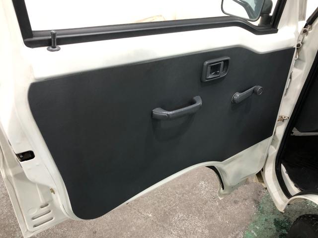 ハイゼットトラックスペシャル　農用パック　走行５８７８０キロ／車検整備付一年保証・走行距離無制限　走行５８７８０キロ　４ＷＤ　ＭＴ　純正カーペットマット　ＡＭＦＭラジオ　作業用ライト　ゴムプロテクター（埼玉県）の中古車