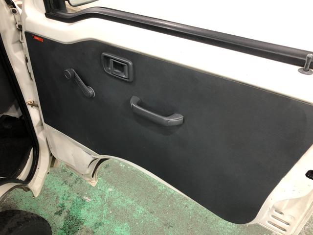 ハイゼットトラックスペシャル　農用パック　走行５８７８０キロ／車検整備付一年保証・走行距離無制限　走行５８７８０キロ　４ＷＤ　ＭＴ　純正カーペットマット　ＡＭＦＭラジオ　作業用ライト　ゴムプロテクター（埼玉県）の中古車