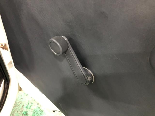 ハイゼットトラックスペシャル　農用パック　走行５８７８０キロ／車検整備付一年保証・走行距離無制限　走行５８７８０キロ　４ＷＤ　ＭＴ　純正カーペットマット　ＡＭＦＭラジオ　作業用ライト　ゴムプロテクター（埼玉県）の中古車