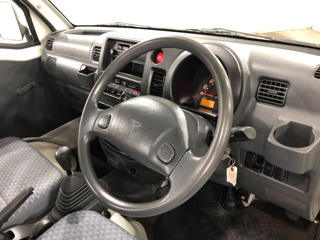 ハイゼットトラックスペシャル　農用パック　走行５８７８０キロ／車検整備付一年保証・走行距離無制限　走行５８７８０キロ　４ＷＤ　ＭＴ　純正カーペットマット　ＡＭＦＭラジオ　作業用ライト　ゴムプロテクター（埼玉県）の中古車