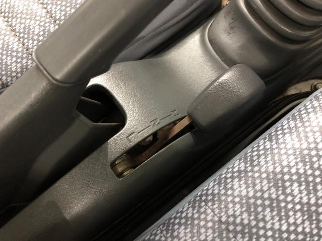 ハイゼットトラックスペシャル　農用パック　走行５８７８０キロ／車検整備付一年保証・走行距離無制限　走行５８７８０キロ　４ＷＤ　ＭＴ　純正カーペットマット　ＡＭＦＭラジオ　作業用ライト　ゴムプロテクター（埼玉県）の中古車