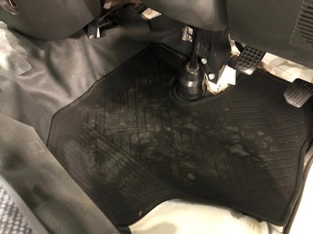 ハイゼットトラックエアコン・パワステ　スペシャル　４ＷＤ／走行７６２８９キロ１年保証距離無制限　走行距離７６２８９キロ　４ＷＤ　ＦＭＡＭラジオ　純正フロアマット　マニュアルエアコン（埼玉県）の中古車