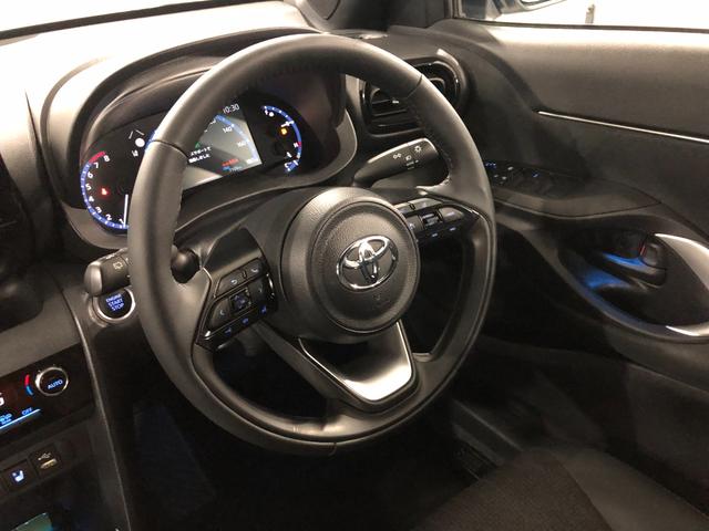 ヤリスクロスＺ　走行７１００キロ／ディスプレイオーディオ／バックカメラ一年保証・走行距離無制限　走行７１００キロ　ディスプレイオーディオ　ブルートゥース　バックカメラ　クリアランスソナー　オートライト　ＬＥＤヘッドライト　シートヒーター（埼玉県）の中古車