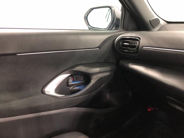 ヤリスクロスＺ　走行７１００キロ／ディスプレイオーディオ／バックカメラ一年保証・走行距離無制限　走行７１００キロ　ディスプレイオーディオ　ブルートゥース　バックカメラ　クリアランスソナー　オートライト　ＬＥＤヘッドライト　シートヒーター（埼玉県）の中古車