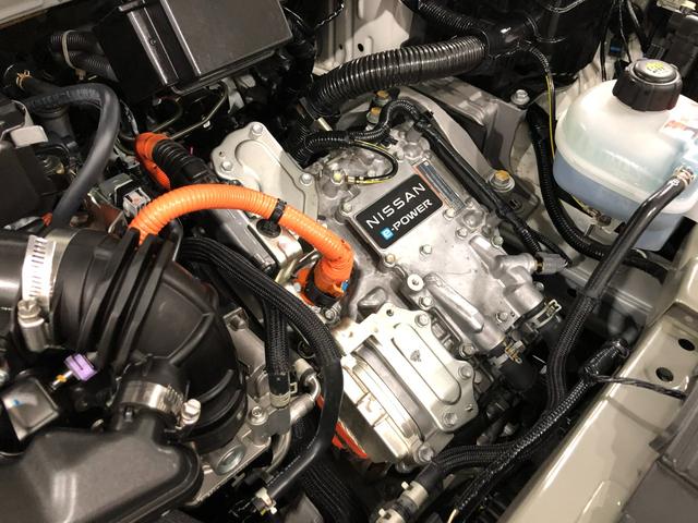 オーラG レザーエディション BOSEヘッドスピーカー/ナビ1年保証距離無制限 走行距離18097キロ BOSEスピーカー フルセグナビ 全周囲カメラ ドラレコ 純正マット サイドエアバッグ LEDヘッドランプ USBソケット 電動パーキングブレーキ(埼玉県)の中古車