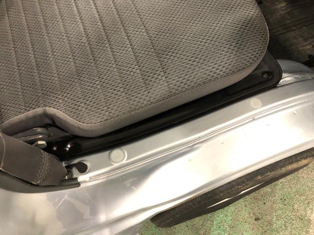 ハイゼットトラックスタンダード 走行58539キロ/車検整備付/タイヤ4本交換一年保証・走行距離無制限 走行58539キロ 5速MT 4WD エアコン パワステ 助手席エアバック 純正カーペットマット(埼玉県)の中古車