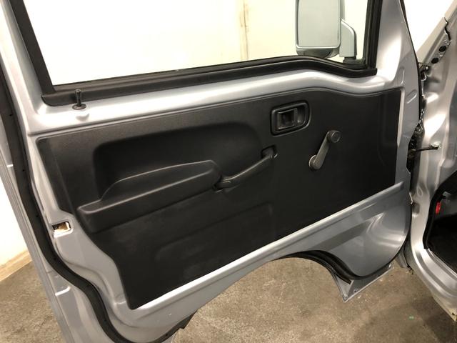 ハイゼットトラックスタンダード 走行58539キロ/車検整備付/タイヤ4本交換一年保証・走行距離無制限 走行58539キロ 5速MT 4WD エアコン パワステ 助手席エアバック 純正カーペットマット(埼玉県)の中古車