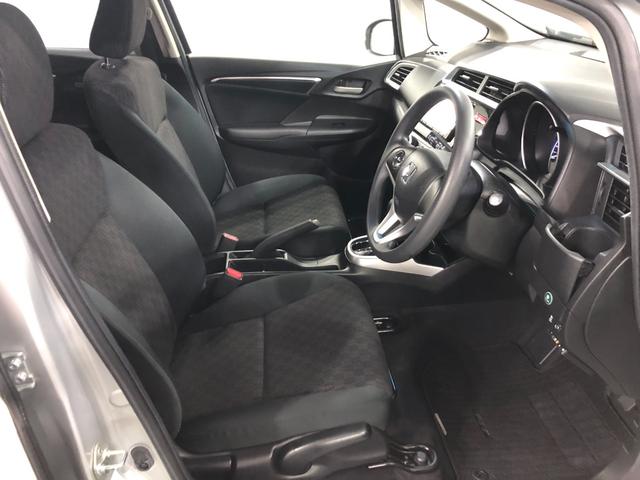 フィット１３Ｇ・Ｆパッケージ　走行３１３５５キロ／雹害／ナビ／ＥＴＣ一年保証・走行距離無制限　走行３１３５５キロ　ワンセグナビ　バックカメラ　ブルートゥース　ＤＶＤ　助手席エアバック　純正カーペットマット（埼玉県）の中古車