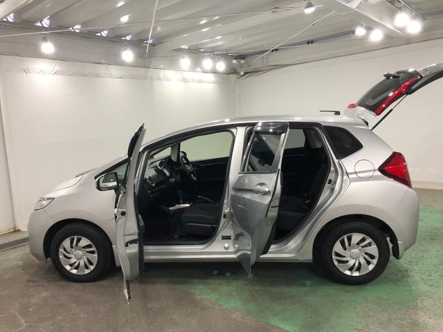 フィット１３Ｇ・Ｆパッケージ　走行３１３５５キロ／雹害／ナビ／ＥＴＣ一年保証・走行距離無制限　走行３１３５５キロ　ワンセグナビ　バックカメラ　ブルートゥース　ＤＶＤ　助手席エアバック　純正カーペットマット（埼玉県）の中古車