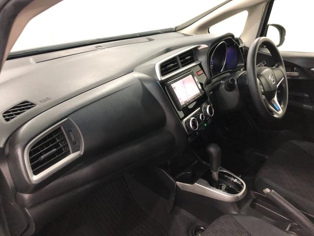 フィット１３Ｇ・Ｆパッケージ　走行３１３５５キロ／雹害／ナビ／ＥＴＣ一年保証・走行距離無制限　走行３１３５５キロ　ワンセグナビ　バックカメラ　ブルートゥース　ＤＶＤ　助手席エアバック　純正カーペットマット（埼玉県）の中古車