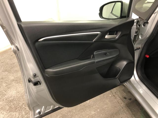 フィット１３Ｇ・Ｆパッケージ　走行３１３５５キロ／雹害／ナビ／ＥＴＣ一年保証・走行距離無制限　走行３１３５５キロ　ワンセグナビ　バックカメラ　ブルートゥース　ＤＶＤ　助手席エアバック　純正カーペットマット（埼玉県）の中古車