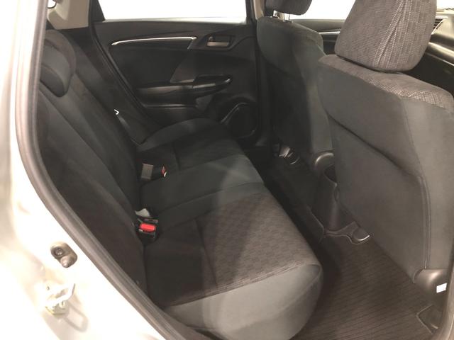 フィット１３Ｇ・Ｆパッケージ　走行３１３５５キロ／雹害／ナビ／ＥＴＣ一年保証・走行距離無制限　走行３１３５５キロ　ワンセグナビ　バックカメラ　ブルートゥース　ＤＶＤ　助手席エアバック　純正カーペットマット（埼玉県）の中古車