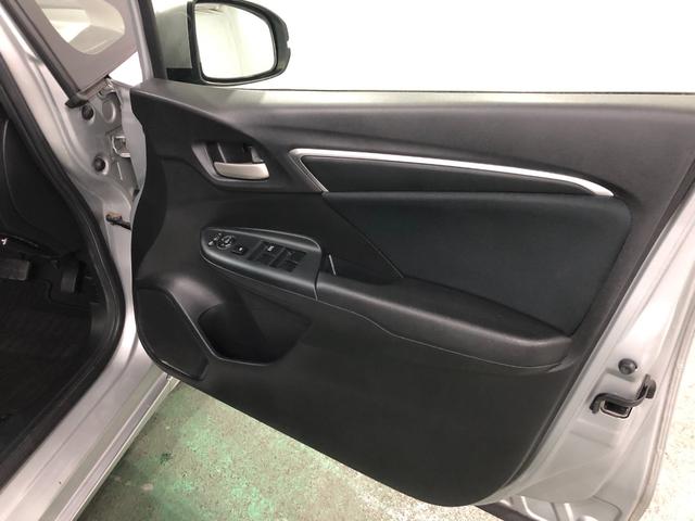 フィット１３Ｇ・Ｆパッケージ　走行３１３５５キロ／雹害／ナビ／ＥＴＣ一年保証・走行距離無制限　走行３１３５５キロ　ワンセグナビ　バックカメラ　ブルートゥース　ＤＶＤ　助手席エアバック　純正カーペットマット（埼玉県）の中古車