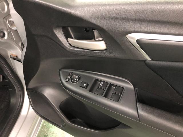 フィット１３Ｇ・Ｆパッケージ　走行３１３５５キロ／雹害／ナビ／ＥＴＣ一年保証・走行距離無制限　走行３１３５５キロ　ワンセグナビ　バックカメラ　ブルートゥース　ＤＶＤ　助手席エアバック　純正カーペットマット（埼玉県）の中古車