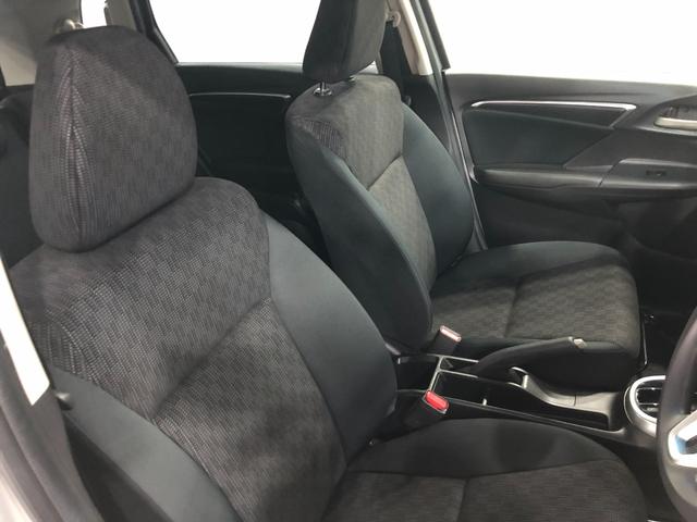 フィット１３Ｇ・Ｆパッケージ　走行３１３５５キロ／雹害／ナビ／ＥＴＣ一年保証・走行距離無制限　走行３１３５５キロ　ワンセグナビ　バックカメラ　ブルートゥース　ＤＶＤ　助手席エアバック　純正カーペットマット（埼玉県）の中古車