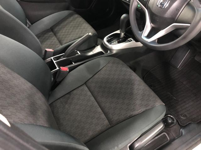 フィット１３Ｇ・Ｆパッケージ　走行３１３５５キロ／雹害／ナビ／ＥＴＣ一年保証・走行距離無制限　走行３１３５５キロ　ワンセグナビ　バックカメラ　ブルートゥース　ＤＶＤ　助手席エアバック　純正カーペットマット（埼玉県）の中古車