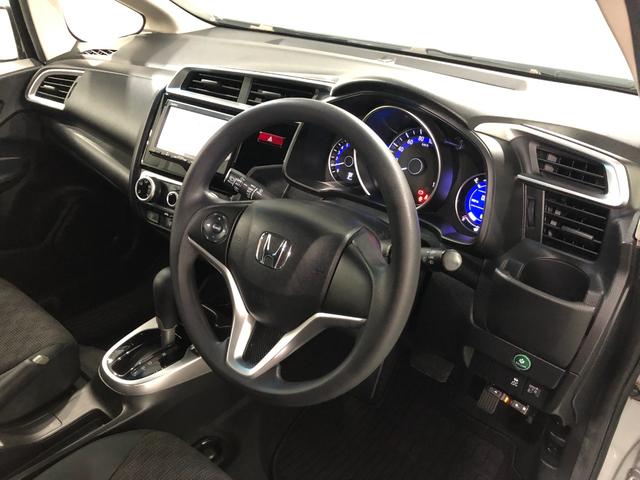 フィット１３Ｇ・Ｆパッケージ　走行３１３５５キロ／雹害／ナビ／ＥＴＣ一年保証・走行距離無制限　走行３１３５５キロ　ワンセグナビ　バックカメラ　ブルートゥース　ＤＶＤ　助手席エアバック　純正カーペットマット（埼玉県）の中古車