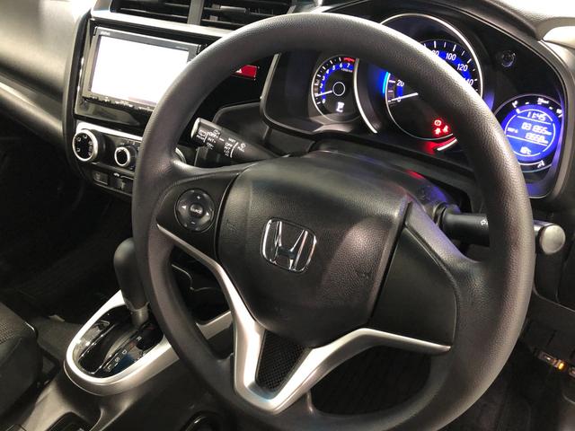 フィット１３Ｇ・Ｆパッケージ　走行３１３５５キロ／雹害／ナビ／ＥＴＣ一年保証・走行距離無制限　走行３１３５５キロ　ワンセグナビ　バックカメラ　ブルートゥース　ＤＶＤ　助手席エアバック　純正カーペットマット（埼玉県）の中古車