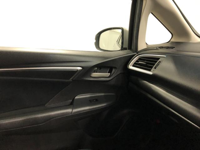 フィット１３Ｇ・Ｆパッケージ　走行３１３５５キロ／雹害／ナビ／ＥＴＣ一年保証・走行距離無制限　走行３１３５５キロ　ワンセグナビ　バックカメラ　ブルートゥース　ＤＶＤ　助手席エアバック　純正カーペットマット（埼玉県）の中古車